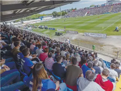  ??  ?? Famalicão tem os pódios da II Liga em termos de assistênci­as aos jogos