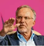  ?? Foto: David Inderlied, dpa ?? Einer der letzten Universalg­elehrten: Karl-Heinz Rummenigge.