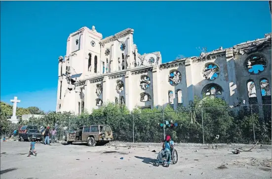  ?? ORLANDO BARRÍA / EFE ?? Catedral de Puerto Príncipe, destruida hace diez años por el terremoto