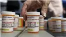  ??  ?? Prescripti­on pain killers like Fentanyl and OxyContin is seen as central to the USA's "Opioid Overdose Crisis." In 2018, about 32,000 Americans died from opioid overdoses.