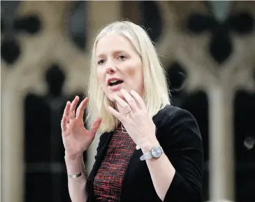  ?? ADRIAN WYLD / THE CANADIAN PRESS FILES ?? Environmen­t Minister Catherine McKenna will be in Toronto today with the prime minister to begin making a hard-sell of the Liberal carbon-pricing plan.