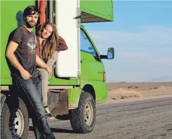  ?? FOTO: DIECKMANN ?? Über ein halbes Jahr lang im Campingbus durch Asien: Teresa Dieckmann und Martin Zech haben schöne und ernüchtern­de Dinge erlebt.