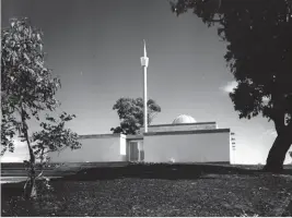  ??  ?? Canberra’s first mosque, with dome and minaret, in Yarralumla, ACT. Design by Gerd and Renate Block (c. 1961).