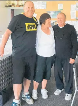  ?? PICTURE / SUPPLIED ?? Alan and Lyn Larkin with Dennis Lattimer won the Noah Hickey Memorial at Oruru last week.