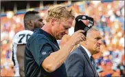  ?? DUSTIN BRADFORD / GETTY IMAGES ?? Jon Gruden’s second stint coaching the Raiders has begun with a two-game losing streak.