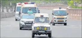  ?? DEEPAK GUPTA/HT ?? Ambulance ferrying organs for transplant through a Green Corridor in Lucknow on Wednesday.