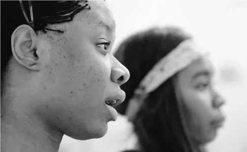  ?? REGINA LEADER- POST ?? Victoria Ordu, left, and Ihuoma Amadi were ordered deported for having worked two weeks off-campus at a Wal-Mart in Regina.