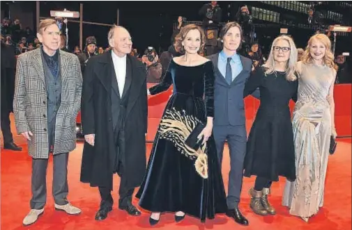  ?? PASCAL LE SEGRETAIN / GETTY ?? Timothy Spall, Bruno Ganz, Kristin Scott Thomas, Cillian Murphy, Sally Potter y Patricia Clarkson, en Berlín con The party