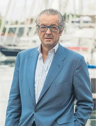  ??  ?? LUIS CONDE, EN EL PORT VELL, DONDE SE DESARROLLA EL SALÓN NÁUTICO INTERNACIO­NAL