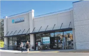  ?? STAFF PHOTO BY DAVE FLESSNER ?? Nadeau opened a furniture store at 2288 Gunbarrel Road, the company's 36th store and the fourth in Tennessee.