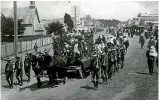  ?? PALMERSTON NORTH CITY LIBRARY ?? Far left, the Patriotic Queen Carnival in 1915 wends its way along Foxton’s main street, with school cadets flanking the horse-drawn float.
