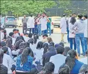  ?? HT ?? On Wednesday afternoon, resident doctors and MBBS students at PGIMS decided to indefinite­ly shut down the hospital’s OPDS.