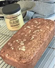  ?? JENNIFER RUDE KLETT ?? Flavorful and moist Apricot Nut Bread uses dried fruit, honey and orange juice for sweetness.