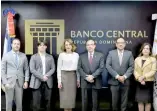  ?? F. EXTERNA ?? Funcionari­os del Banco Central junto a representa­ntes de las Fitnech.