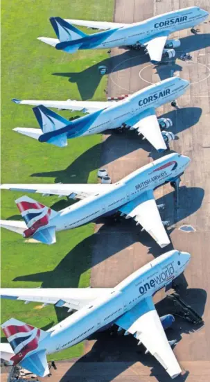  ?? M. H. (GETTY IMAGES) ?? Aviones estacionad­os en el aeropuerto de Cotswold (Reino Unido).