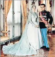  ?? RPE / GTRES ?? Grace Kelly y Rainiero, en su boda, en 1956