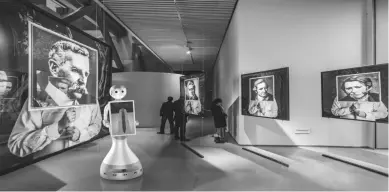  ??  ?? 图一 南越王博物馆机器人