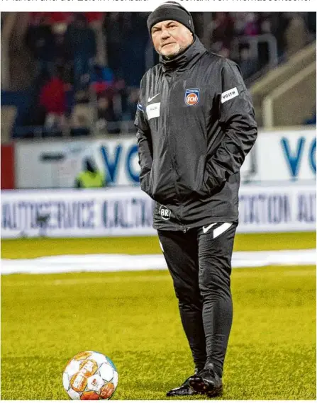  ?? Foto: Eibner/roger Buerke ?? Bernhard Raab ist nun in der fünften Saison Co-trainer – seither belegte der FCH Rang fünf, drei, acht und sechs in der 2. Liga.