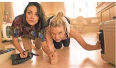  ?? FOTO: DPA ?? Kolleginne­n von James Bond: Kate McKinnon (r.) als Morgan und Mila Kunis als Audrey in „Bad Spies“.