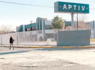  ?? /HÉCTOR DAYER ?? CIUDAD JUÁREZ, Chih.- Maquilador­as permanecie­ron cerradas durante el primer turno, al fallar la energía eléctrica.