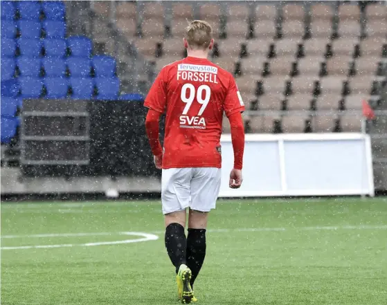  ?? FOTO: LEHTIKUVA / HEIKKI SAUKKOMAA ?? TäNKER POSITIVT. Mikael Forssell vill att laget – trots en grym press – njuter av säsongens sista matcher.