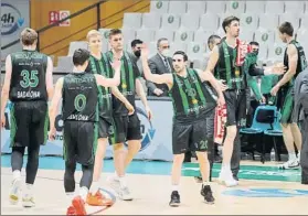  ?? FOTO: PEP MORATA ?? Los jugadores del Joventut, en un encuentro de la presente temporada