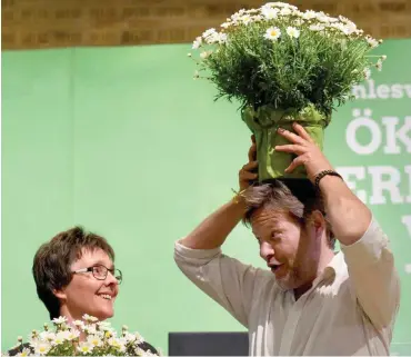  ?? Foto: dpa/Carsten Rehder ?? Monika Heinold und Robert Habeck: zum Scherzen aufgelegt, zu vielem bereit