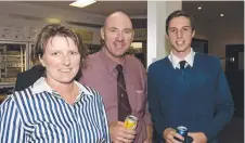  ?? Picture: Nev Madsen ?? (From left) Gaylene, Tony and Daniel Anderson at a Toowoomba Cricket presentati­on.