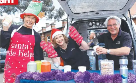  ?? Picture: ALISON WYND ?? Christmas lunch sponsors Barwon Water’s Eloise Iacono, Geelong Bank’s Vivien Allen and City to Surf’s Gary Neil.