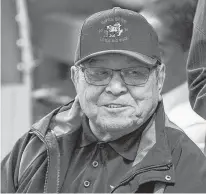  ?? POSTMEDIA NEWS ?? Fred Sasakamoos­e speaks with a class at the University of Saskatchew­an during a presentati­on by I Love First Peoples in Saskatoon in March 2017.