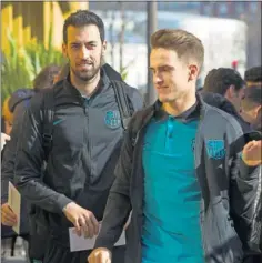  ??  ?? APOYO MORAL. Busquets no puede jugar, pero viajará.