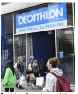  ?? FOTO HOLLANDSE HOOGTE ?? Decathlon wil een nieuw publiek aanboren met kleinere filialen in de stadscentr­a.