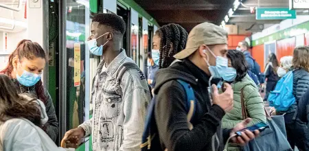  ??  ?? I trasporti
Uno dei nodi più complessi riguarda i trasporti pubblici: per ora nessuna stretta