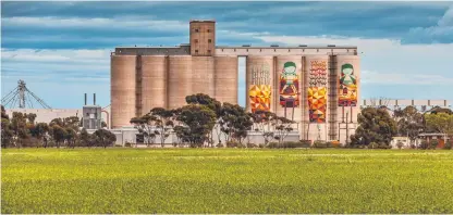  ?? ?? Painted silos in the town of Merredin in Western Australia.