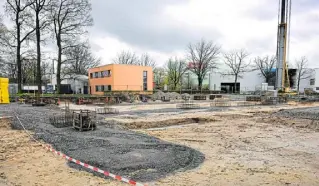  ?? Fotos (2): Andreas Frücht ?? Das Baufeld ist vorbereite­t: Hier, nahe Stadtring und Miele, wächst ein It-campus heran.