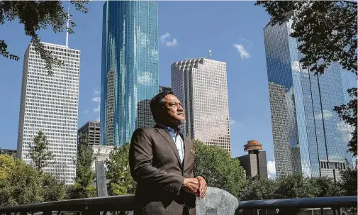  ?? Jon Shapley / Staff photograph­er ?? Bobby Quintos, managing director of Delta Offshore Energy, is looking for roughly 10,000 square feet of office space in The Woodlands.