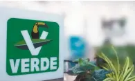  ??  ?? Desconfian­za. Varios organismos, incluido Greenpeace México, cuestionan labor de legislador­es del PVEM.