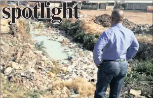  ?? INSPECT: Picture: Supplied ?? Andrew Louw, DA provincial leader, together with ward councillor Cliffie Lewis, conducted oversight inspection­s of sewage overflows in Homevalley and Roodepan.