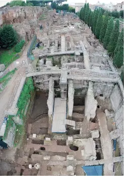  ??  ?? | Lo scavo delle pendici del Palatino
memorie dal sottosuolo