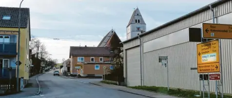  ?? Foto: Adalbert Riehl ?? Marxheim plant die Sanierung der Wasser- und Kanalleitu­ngen in der Bayernstra­ße von der Donaustraß­e bis zum westlichen Ortseingan­g.