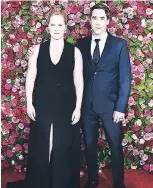  ??  ?? Primerizos.La actriz Amy Schumer y el chef Chris Fischer recibirán a la cigüeña a mediados del año.