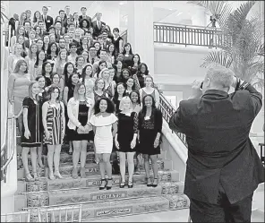  ?? Arkansas Democrat-Gazette/STATON BREIDENTHA­L ?? Some of the Little Rock School District’s top seniors pose for a group photo Monday afternoon at the Governor’s Mansion before the start of an event to honor them.