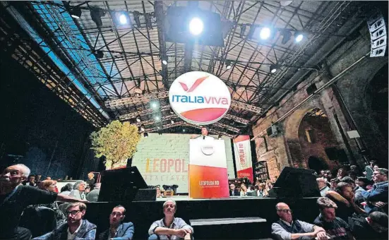  ?? CLAUDIO GIOVANNINI / EFE ?? El senador Matteo Renzi presentó el logo de su nuevo partido, Italia Viva, con un símbolo que recuerda a una gaviota