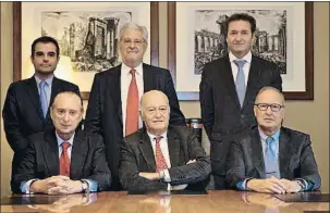  ?? LV ?? Miguel Corredor, Tomás Giménez Duart y Marcos Mas (de pie), y Enrique Alcántara, Juan Ignacio Brugueras y Alejandro García-Bragado (sentados)