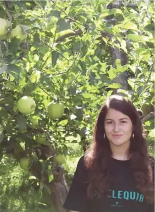  ??  ?? Alba Moreno, graduada en Ciencias y Tecnología de los Alimentos