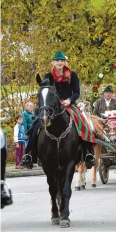  ?? Archivfoto: Marcus Merk ?? Am Sonntag findet wieder der traditione­lle Leonhardir­itt in Gabelbache­rgreut statt. Es werden etwa 100 Pferde und 1000 Gäste erwartet.