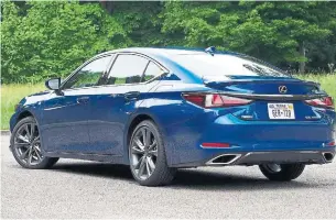  ?? CRAIG COLE/AUTOGUIDE.COM ?? The 2019 Lexus ES 350 is expected to arrive at dealership­s in Canada in September.