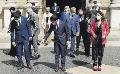  ?? Ferran Nadeu ?? El nuevo ‘president’, Pere Aragonès, y su equipo de ‘consellers’, ayer en la Generalita­t.