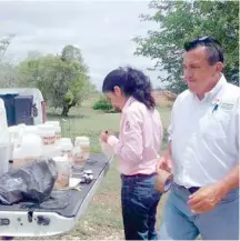  ??  ?? Se enviaron 4 brigadas médicas, y personal de epidemiolo­gía y riesgos sanitarios para la toma de muestras de agua/CORTESÍA