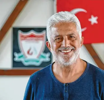  ?? Foto: Klaus Rainer Krieger ?? Hasan Senyuva kam als kleiner Junge nach Augsburg. Für den Landesligi­sten Türkspor Augsburg war er lange Zeit Mädchen für alles, jetzt steht er an der Spitze des Vereins.